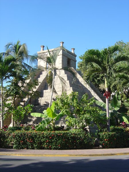 Architecture at Paradise Village (bathrooms)